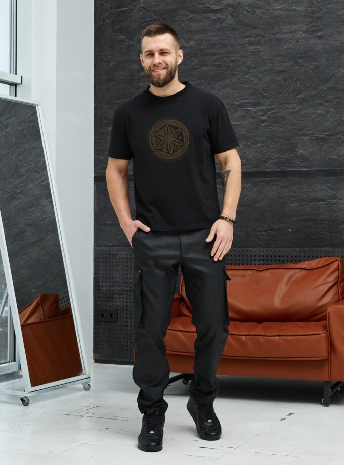 Чоловіча футболка ЩИТ ПЕРУНА (охра на чорному)